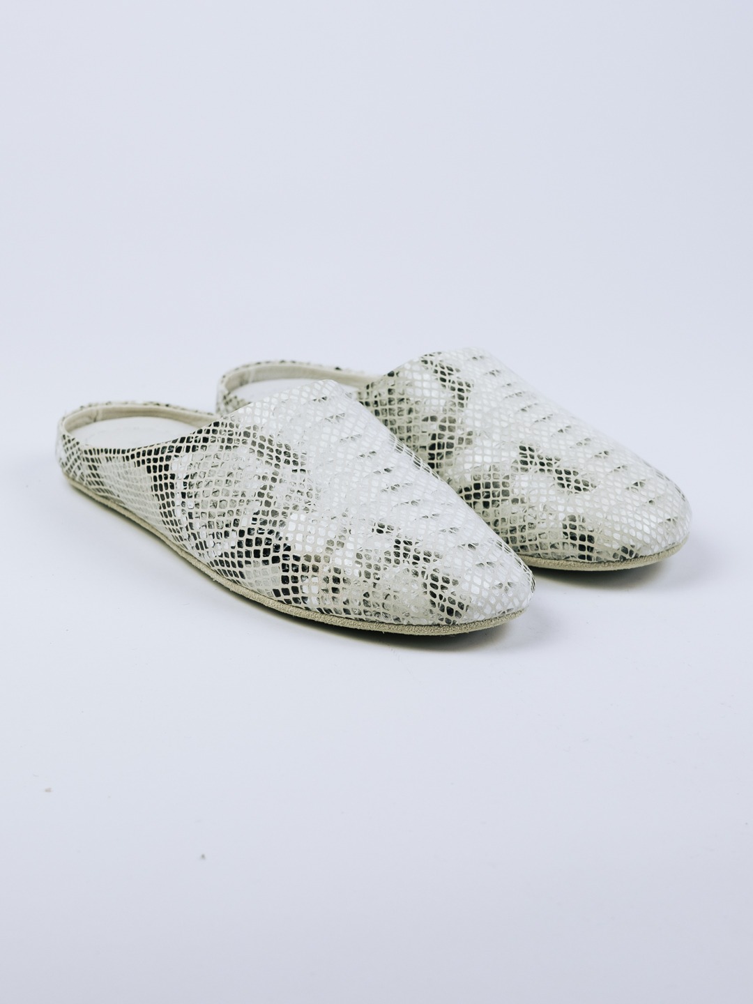 Женские кожаные тапочки “Белая змея” 85-001 6